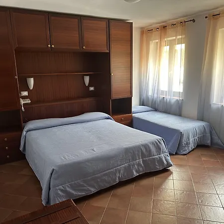 فندق Citta Di Trieste 3*